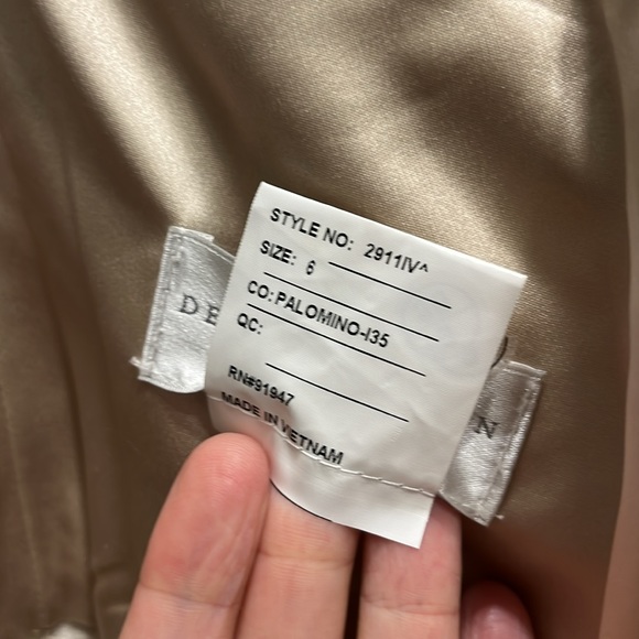 🎉HP🎉Ivory Strapless Sweetheart Lace Dress - Picture 6 of 6